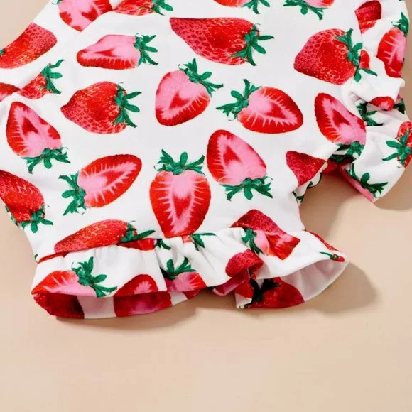 Baby Girls Strawberry 'Berry Cute" Bubble Shorts Outfit Set - Picture 4 of 5